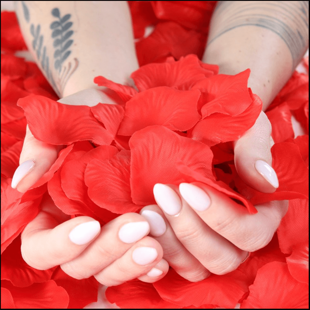500 Pc. Silk Lifelike Red Rose Petals